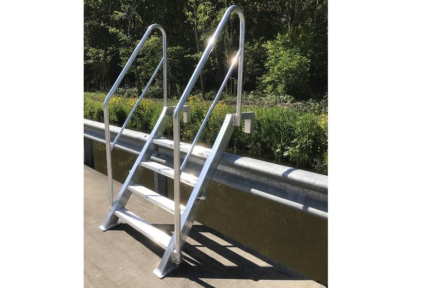 Aluminium bulwark ladders
